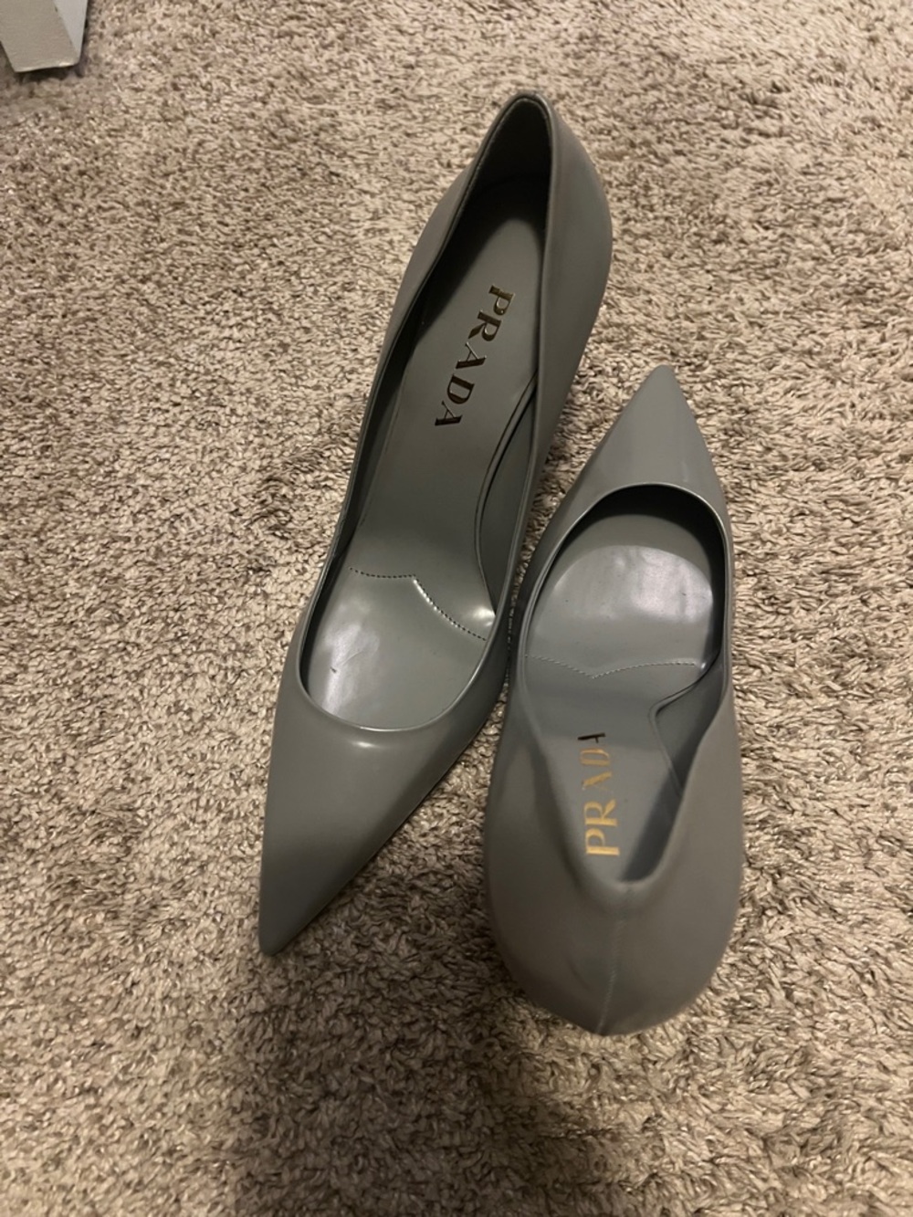 Prada Pointed Toe Grey Leather Pumps new L-38 1/2 R-39